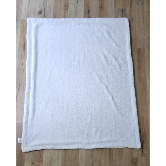 Kirkland Super Soft Damask Luxe Plush 60" X 50" Blanket Throws Gray/White - Picture 2 of 4